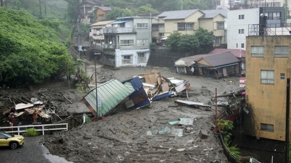 이달 초 일본 시즈오카현 아타미시에서 발생한 산사태 | 출처: BBC